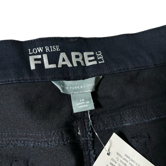 NWT New York & Company Low Rise Flare Leg Cropped Jeans Dark Wash Size 12 - Picture 8 of 12